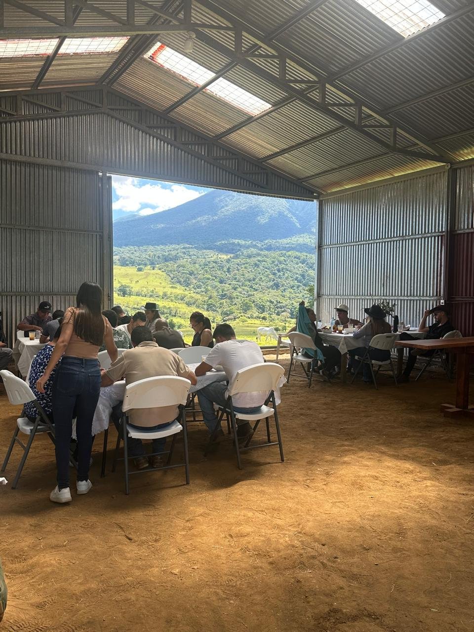 Almuerzo con vista al volcán