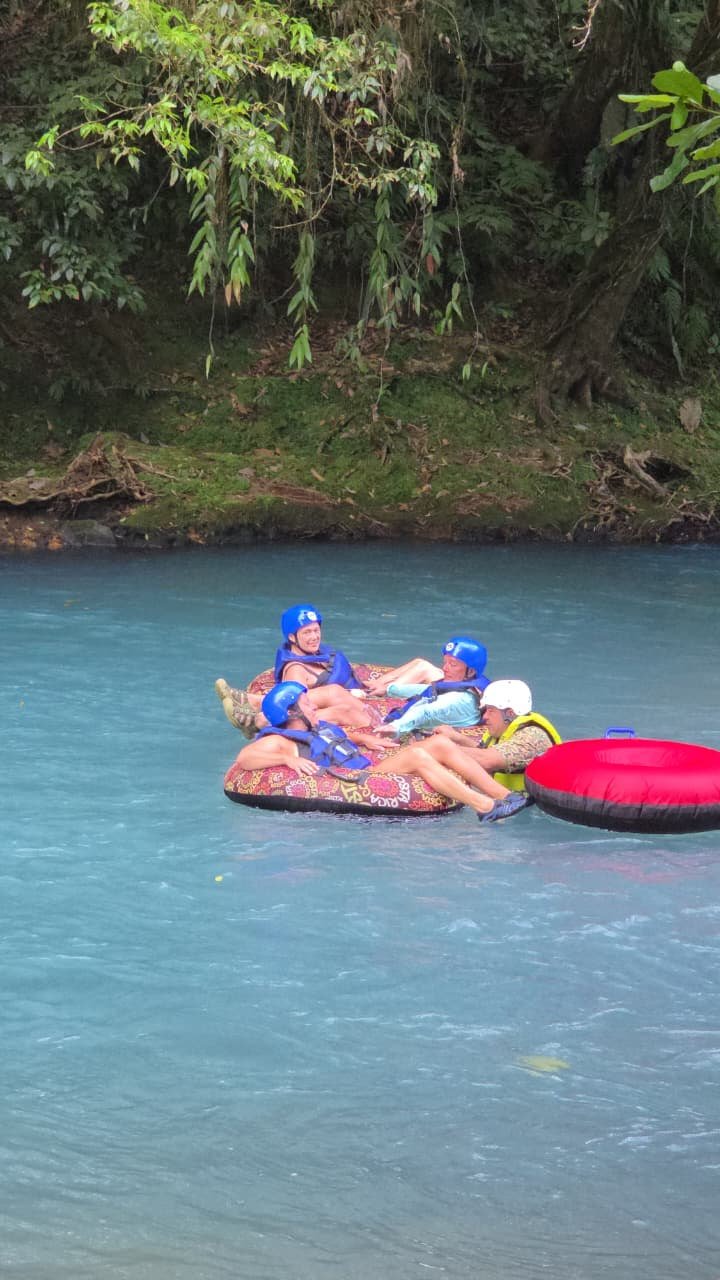 Flotando en el río