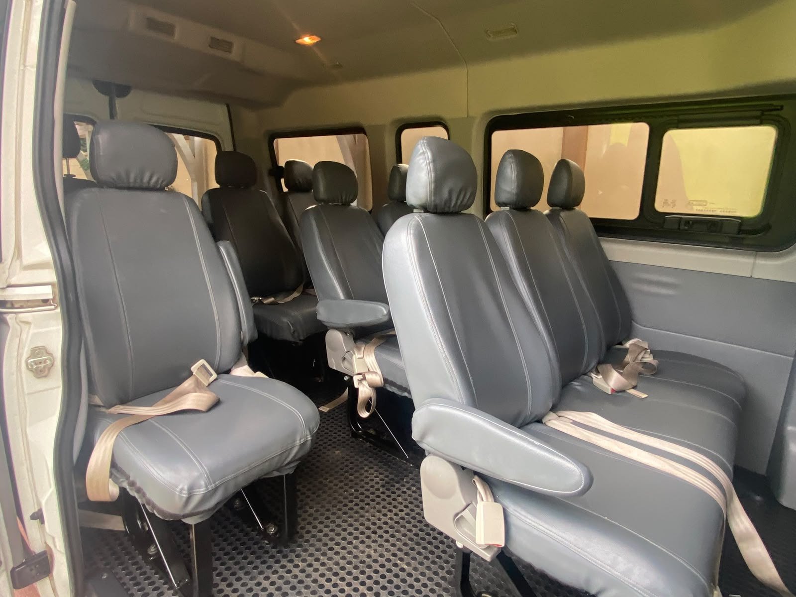 Interior de otra buseta